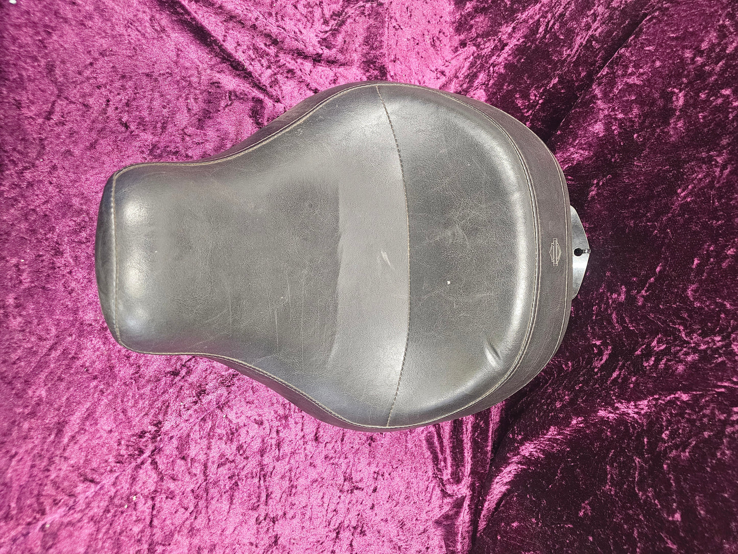 Harley Davidson OEM 83148363 Seat