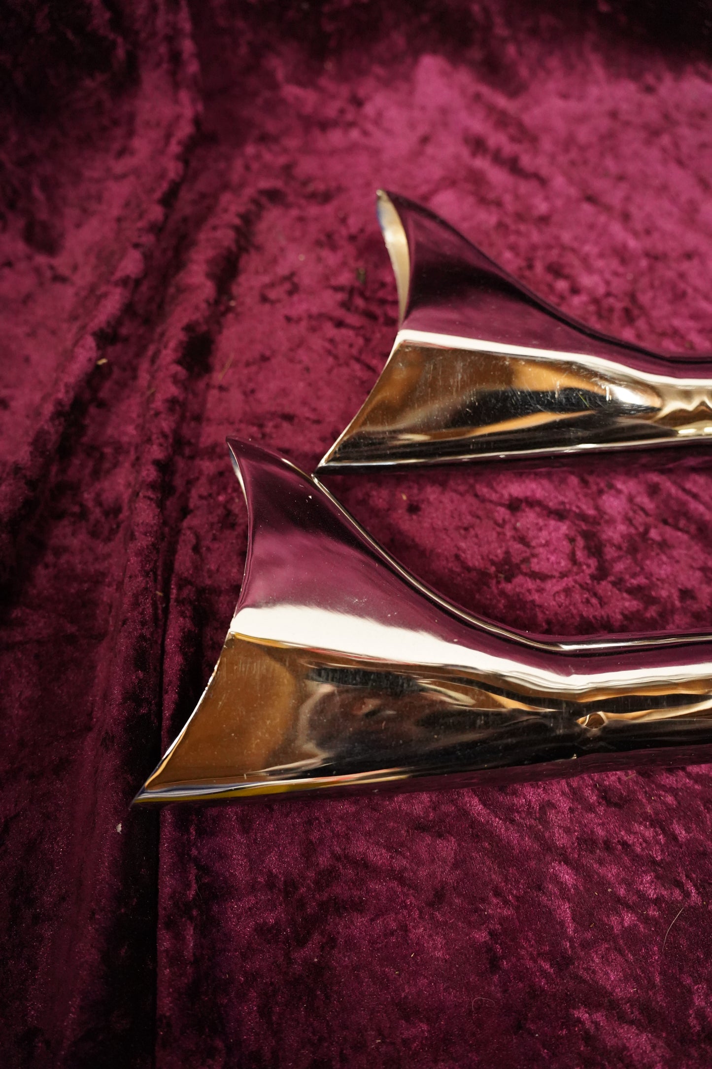 Fish tail exhaust tips