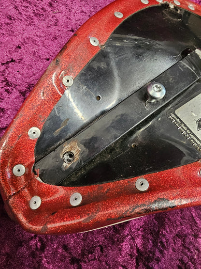 Le Pera 35th anniversary seat.